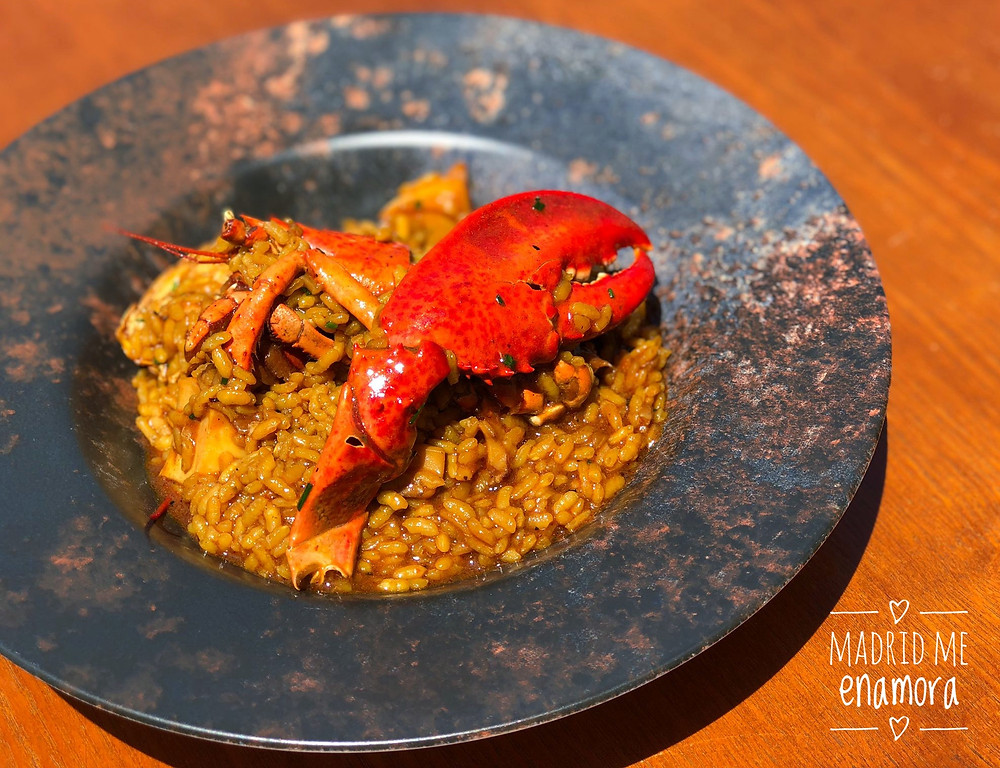 El arroz con bogavante caldoso es una de las especialidades de Toke de Paco.