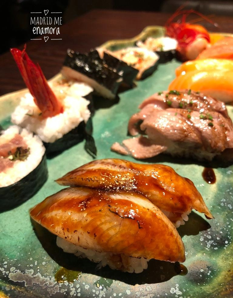 No te puedes ir de Nomo Braganza sin prpbar el sushi.