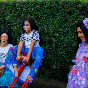 FESTA ENCANTO FAMILIA FAMILIA MADRIGAL - ANIMADORA DE FESTA ENCANTO - DECORAÇÃO DE FESTA E