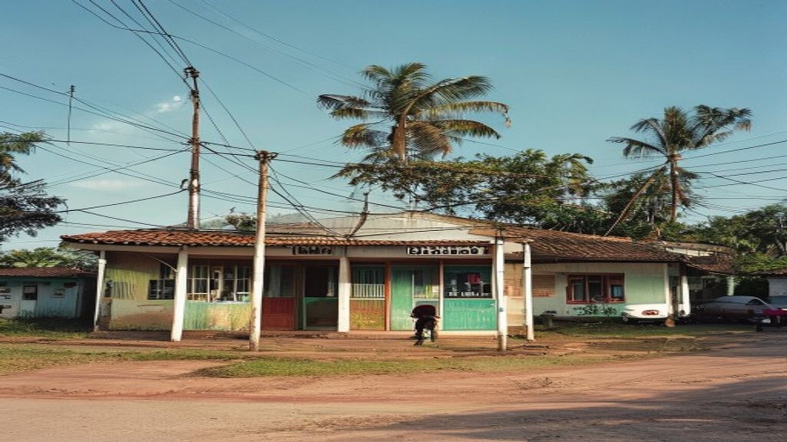 Unidade básica de saúde municipal no interior gaúcho, fachada ou recepção, sem pacientes identificáveis — Chuvisca, Tapes