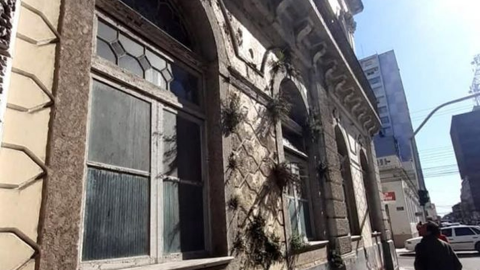 Fachada do Clube Comercial de Pelotas, prédio tombado como patrimônio histórico da cidade.