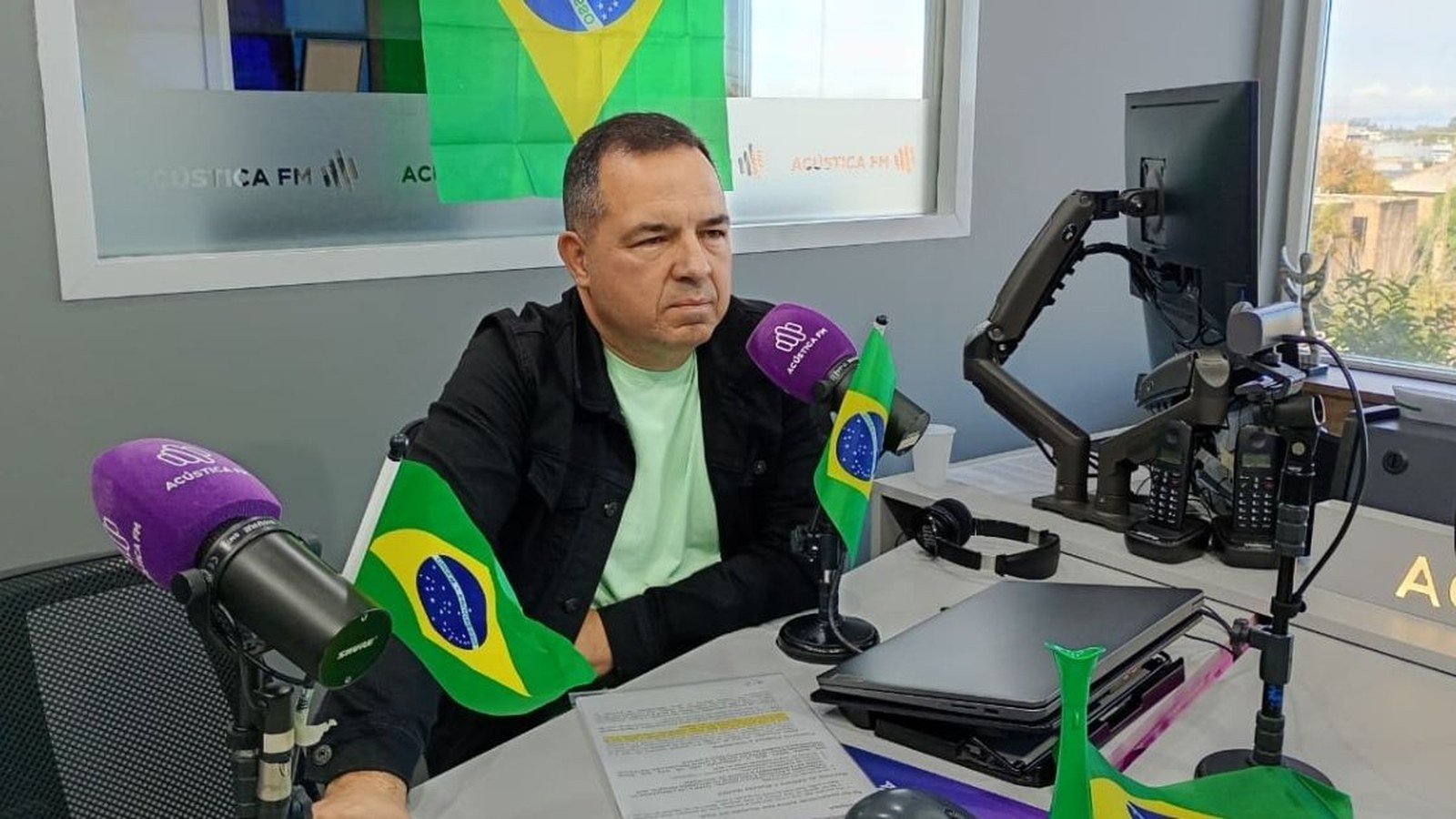 Torre de telecomunicações em área rural, céu com nuvens ao fundo, sem texto, paisagem gaúcha — Vereador aciona Anatel contra, Camaquã