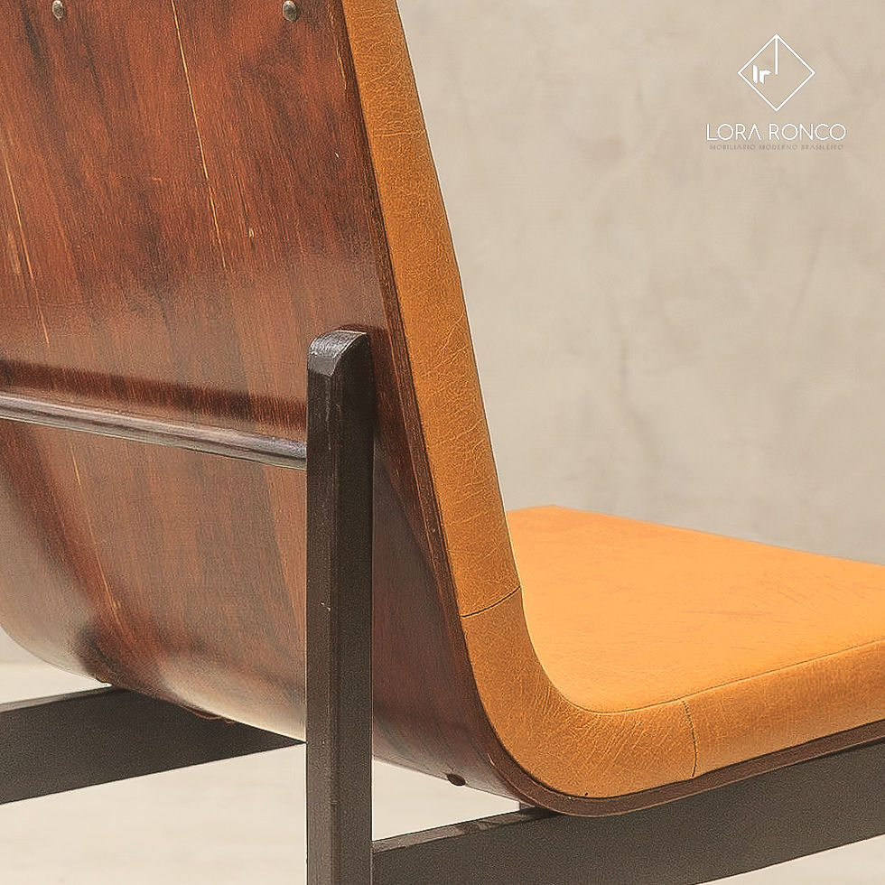Thumbnail: 8 cadeiras para mesa de jantar design assinado anos 60, 70 designer Novo Rumo madeira e couro caramelo original de época