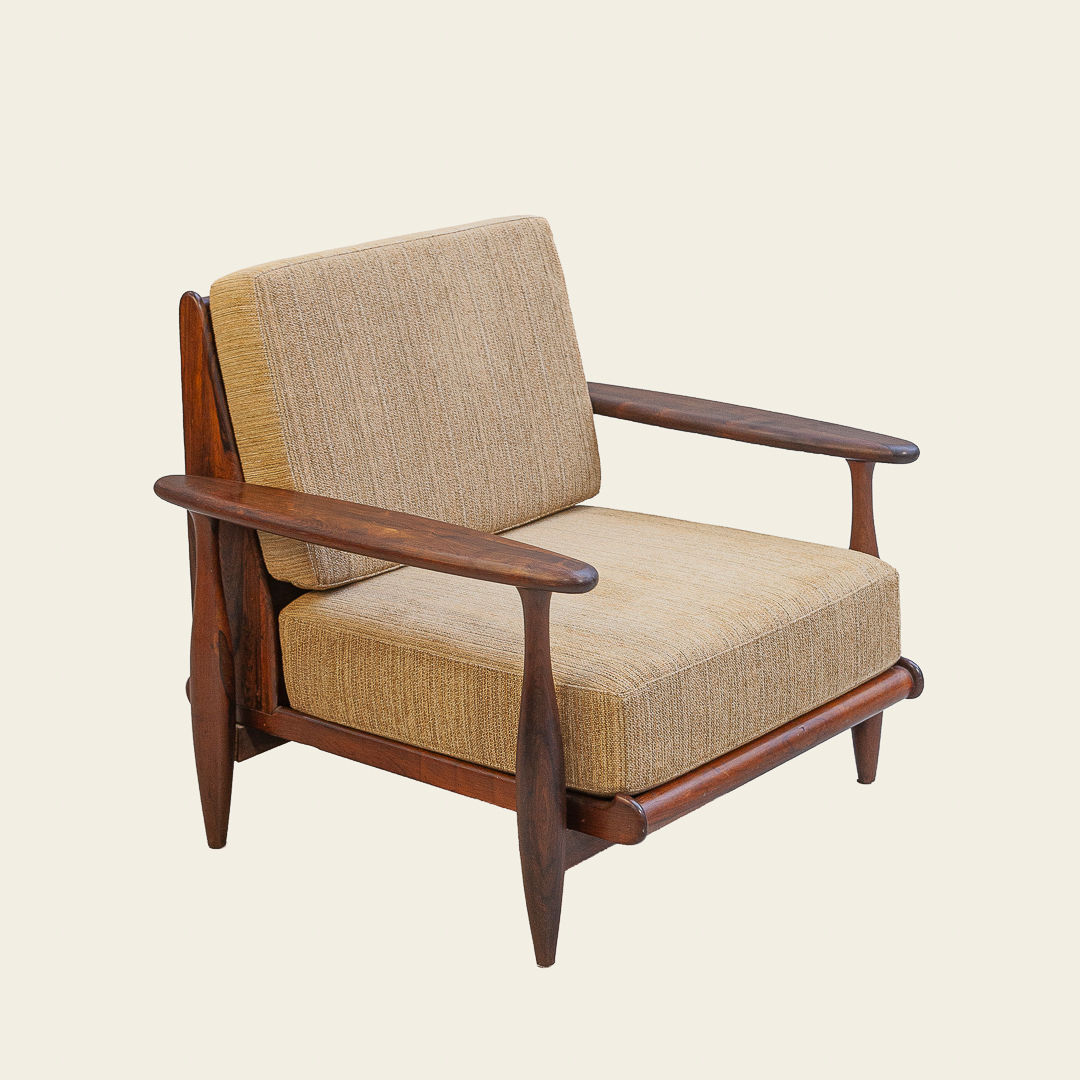 Poltrona de design assinado anos 60 Liceu madeira maciça jacarandá vintage original de época rara confortável não é etel dpot