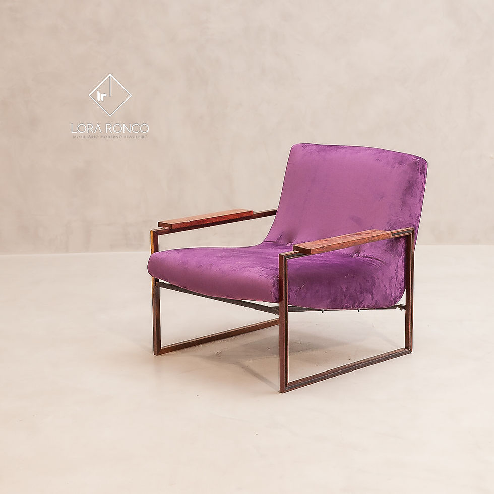 Poltronas de design brasileiro anos 60 originais aço e madeira maciça jacarandá assinada por Percival Lafer catalogada