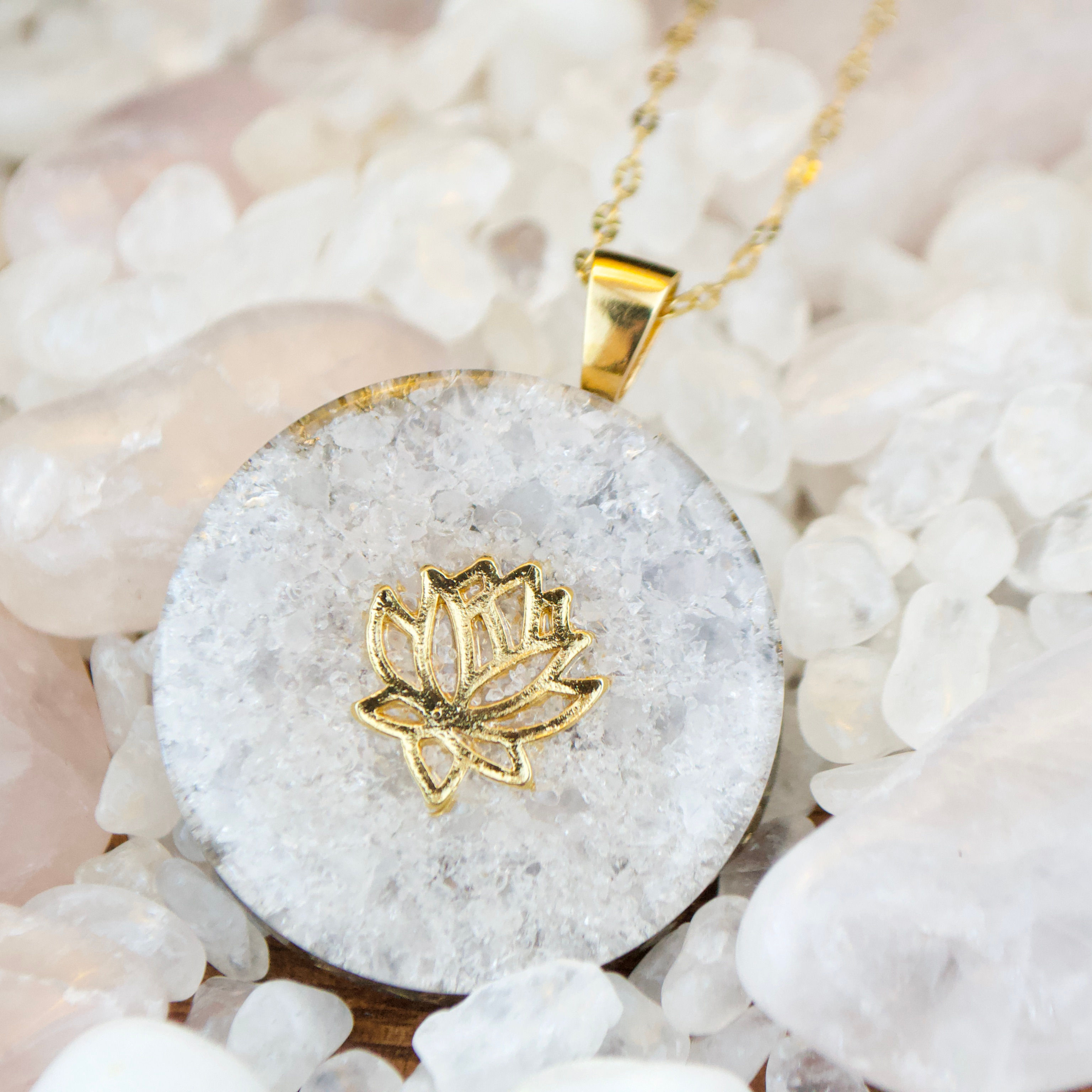 Collar Orgón "Loto" en Cuarzo Rosa