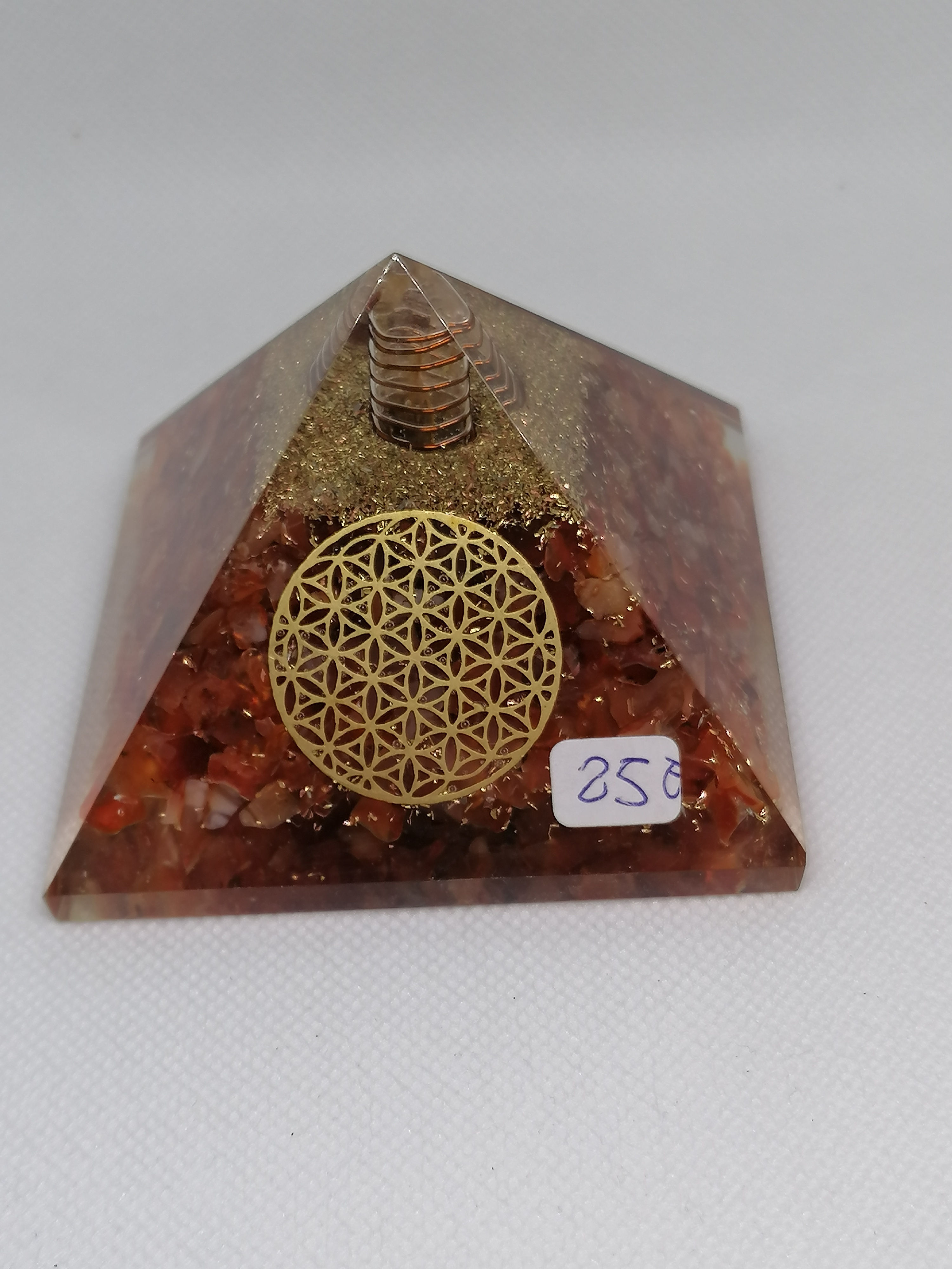 Pyramide orgonite Fleur de vie, Cornaline, cristal de roche 7 cm