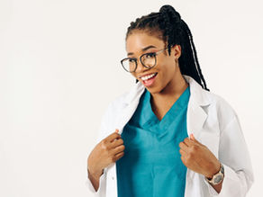 How to Gain Clinical Hours Before Medical School — The Smartest Path for Premed Students