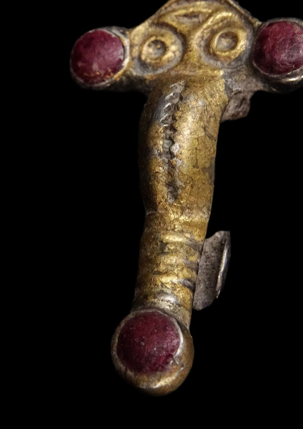 Thumbnail: Merovingian silver-gilt fibula adorned with garnets