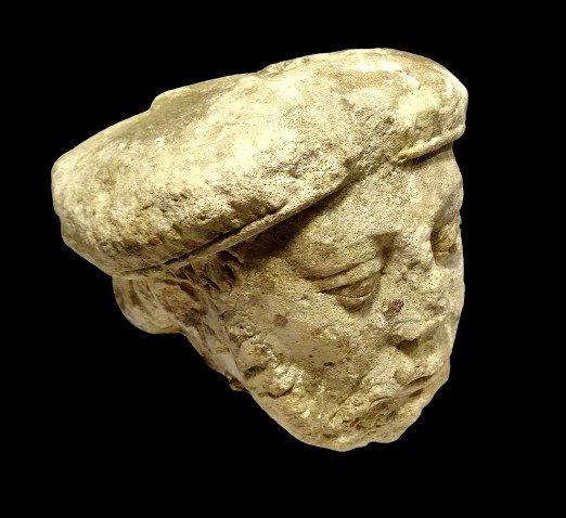 Thumbnail: Gothic limestone sculpture - England 14th century.
