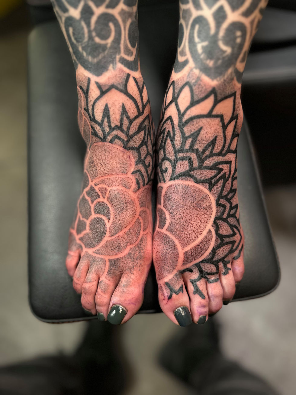 bold tattoo fatline tattoo ornemental