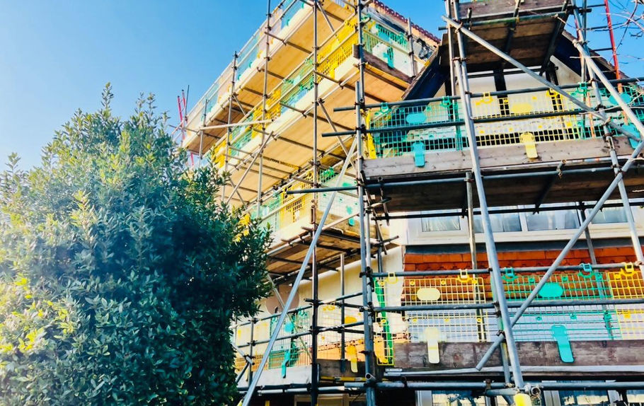 scaffolding for large building 