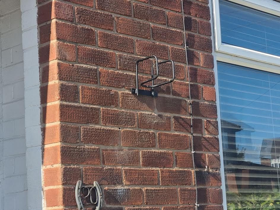 Thumbnail: wall mount adapter