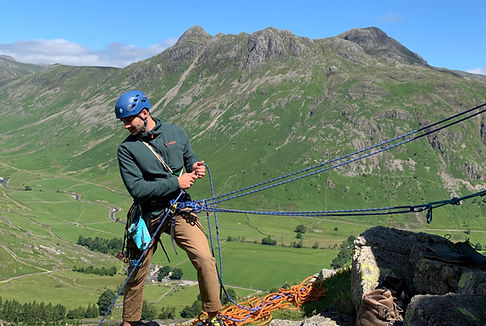 04d354_c664c14bdf7a436caa1d2e3eeac2726d~