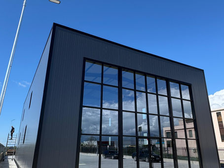 Kapanon Metalik 350 m² me Lartësi 8 m për Biznesin T tuaj: Avantazhet dhe Speficikacionet