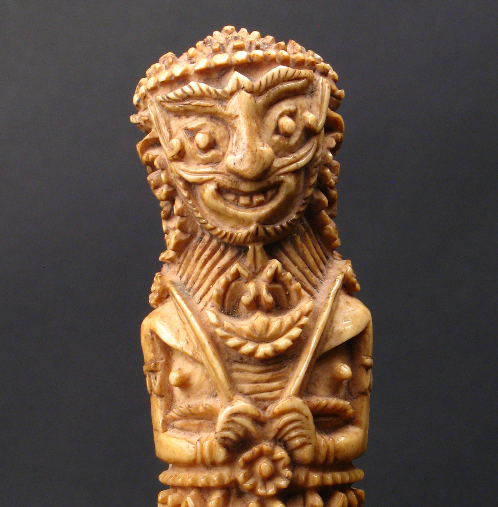 Madure bone hilt detail