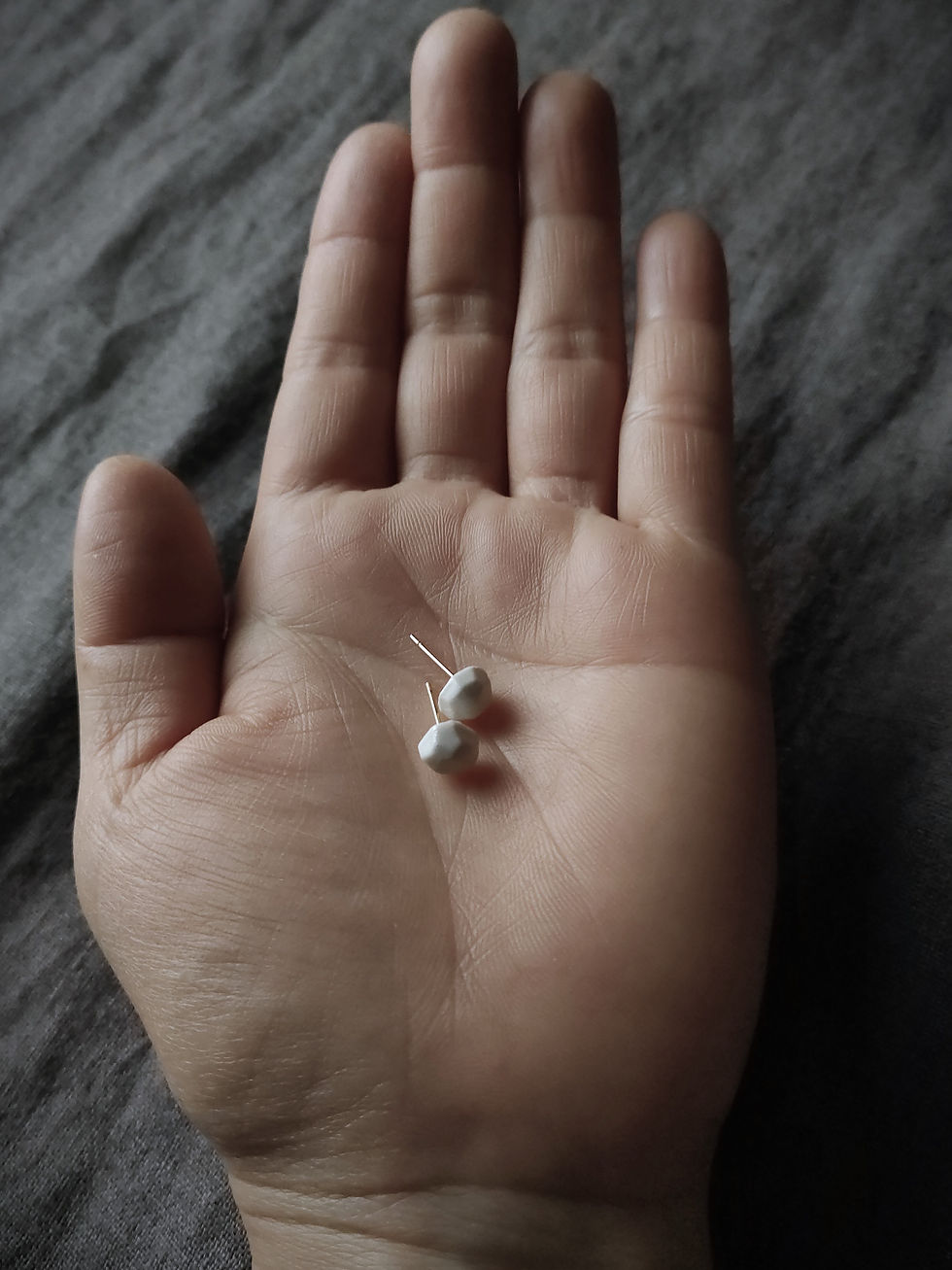 Thumbnail: Raw stone S one ear/both ears “bright”