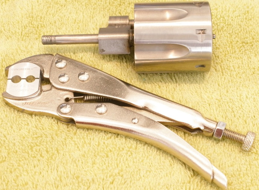 ViseSmith™ - a unique extractor rod tool for S&W® Revolvers