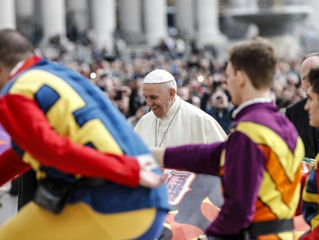 Papa: Batismo implica uma resposta pessoal