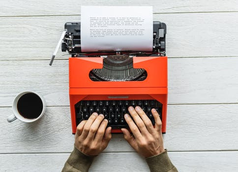 image of an old typewriter
