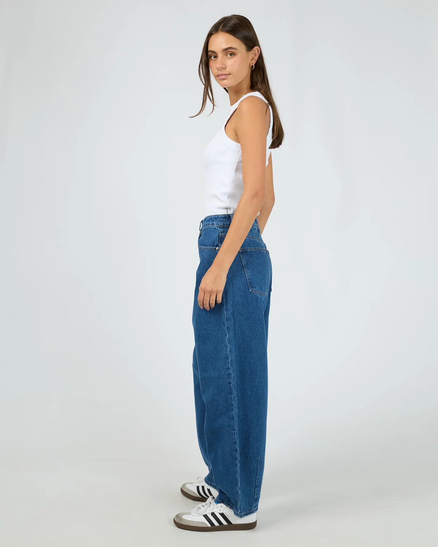 Thumbnail: ALL ABOUT EVE | Hallie Barrel Leg Jean | Heritage Blue