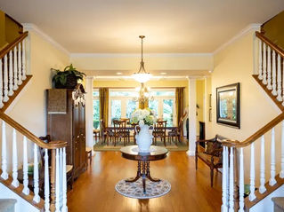 Entry way of Bed & Breakfast on Tiffany-Hill