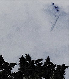Infrared missile-like skyfish filmed with 720nm IR pass filter. questfortheinvisibles.co.uk
