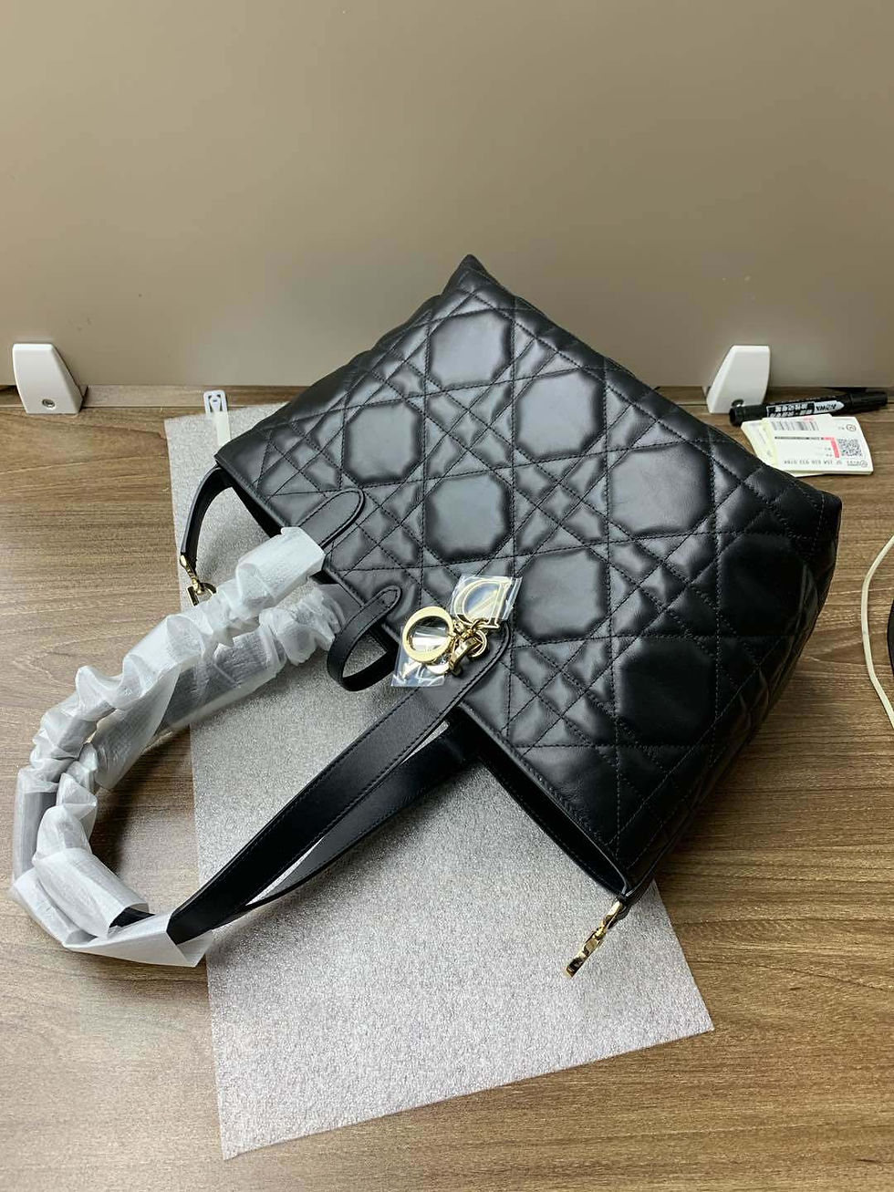 Dior Toujours Bag Medium Black Macrocannage Calfskin