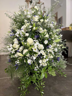 Comosition de deuil Marlies Fleurs fleuriste Nîmes