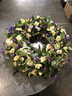 Couronne deuil Marlies Fleurs fleuriste Nimes