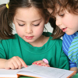 Alunos de Enfermagem lançam cartilha sobre prevenção ao abuso infantil