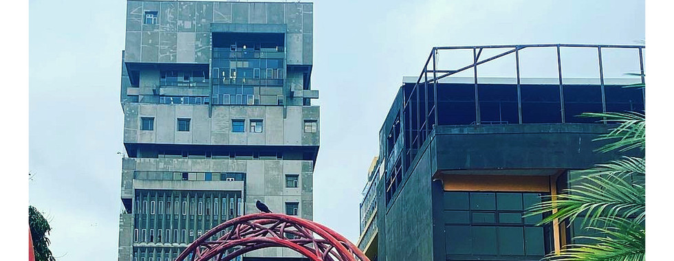 Edificio Jenaro Valverde From the Streets 