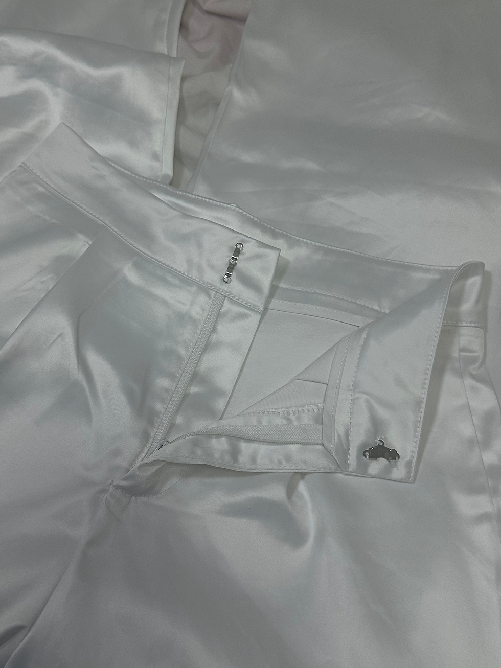 縮圖：Satin Trousers