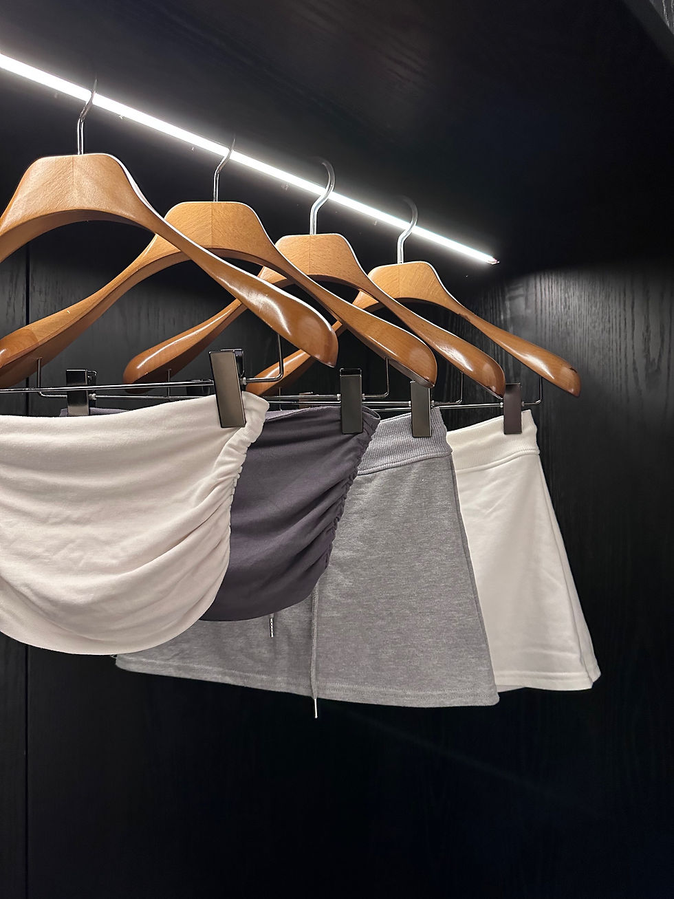 縮圖：Knotted mini skirt