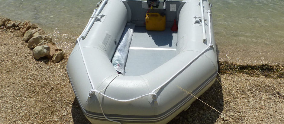 Die richtige Wahl des Beiboots: Rumpf, Sicherheit und Motoroptionen