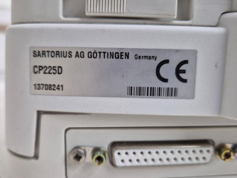 Thumbnail: Sartorius CP225D Analytical Balance