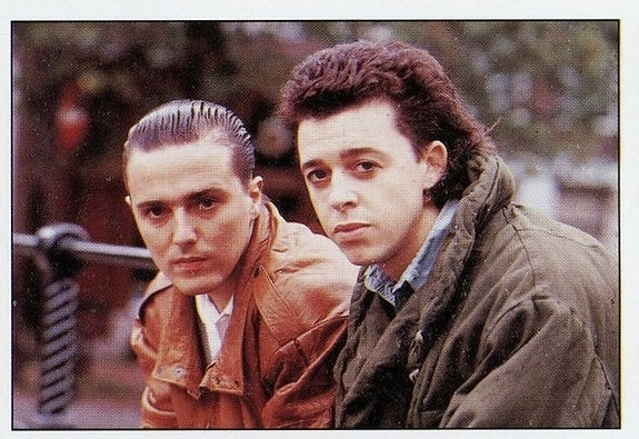 132 - Smash Hits Sticker - Italian 1987 - Tears For Fears - Front.jpg