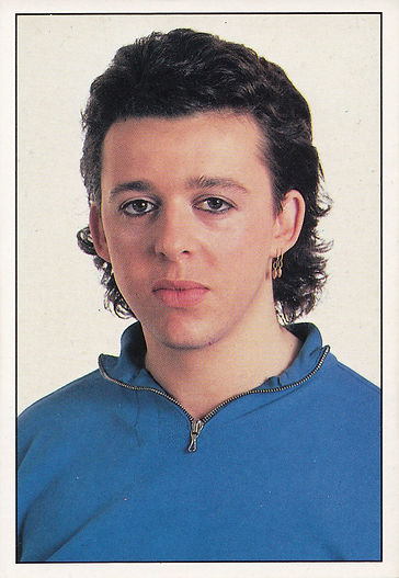 No 29 - Smash Hits Sticker 1986 - Roland Orzabal (Tears For Fears) - Front.JPG