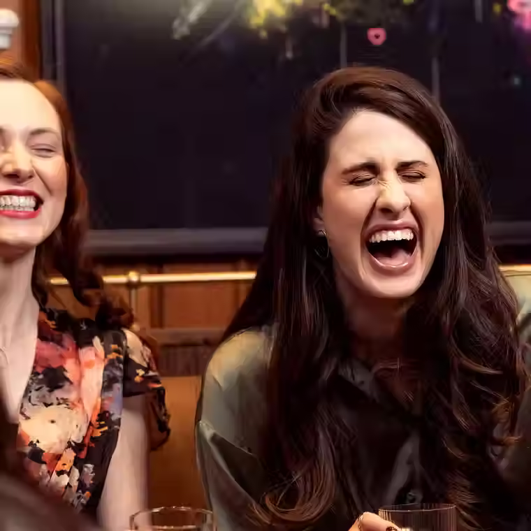 Lachen im Wohnzimmer - Lachyoga mit Sigrid und Andrea