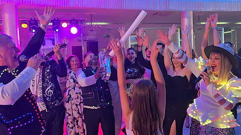 Harry Band – Trupa de nunta din Craiova care transforma evenimentele in spectacol live  Cauti trupe nunti Craiova care stiu s