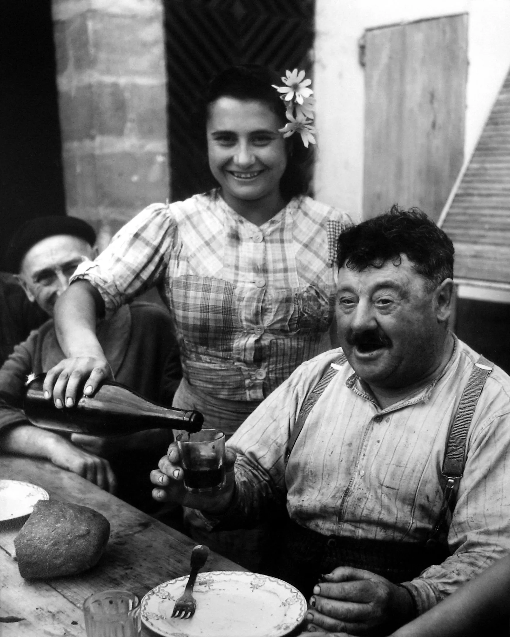 Ronis Willy Le Vigneron Girondin 1945 Peter Fetterman Gallery.webp