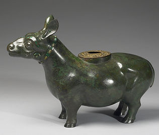 Animal-shaped zun wine vessel inlaid wit