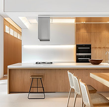 Sleek Modern Kitchen_edited.jpg