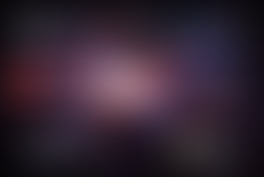 Koláž log AI nástrojů ChatGPT, Claude, Perplexity, Adobe Firefly, Gemini, DALL·E a Nano Banana na tmavém vesmírném pozadí symbolizujícím nekonečné možnosti umělé inteligence.