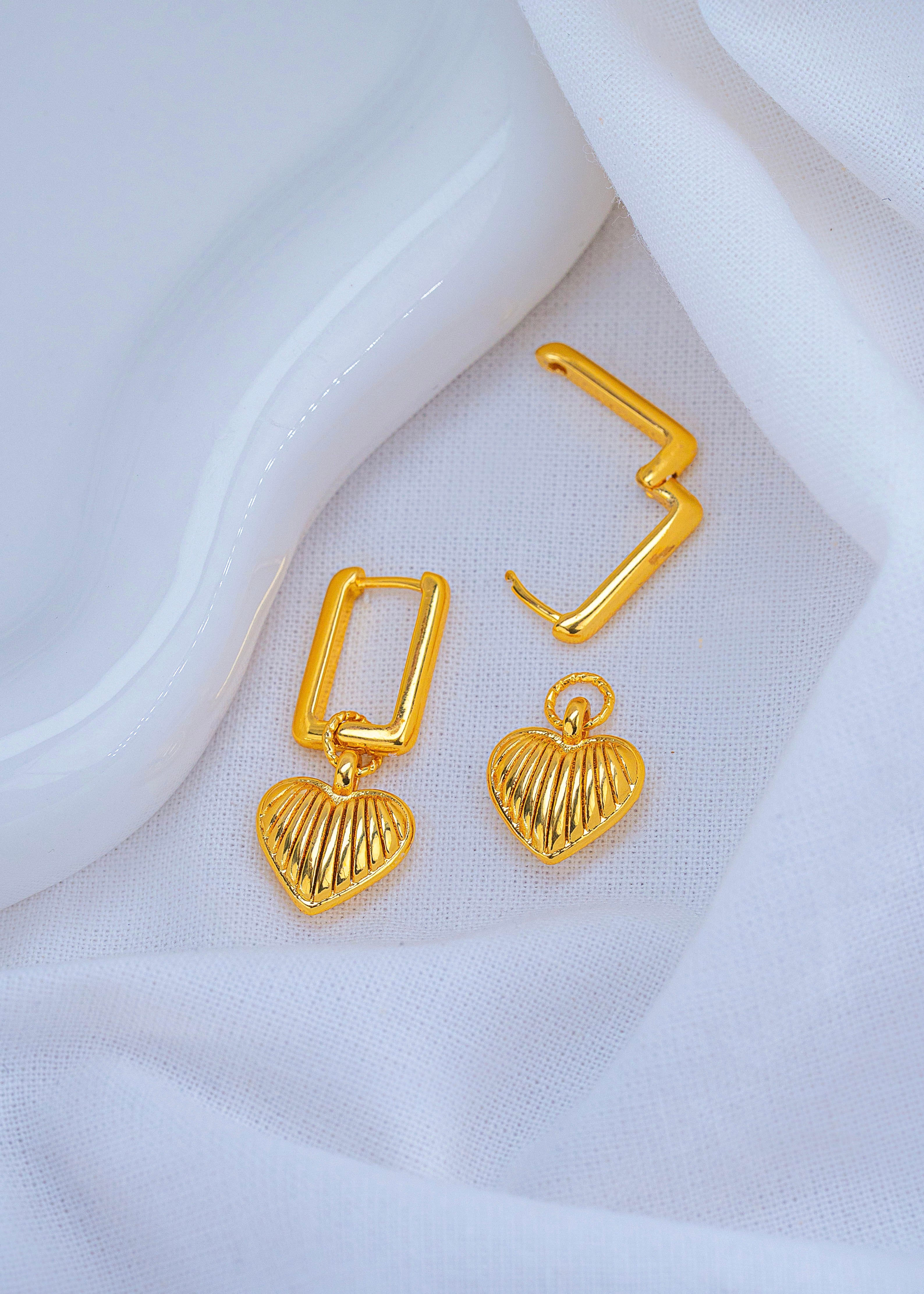 ARETES AMARA