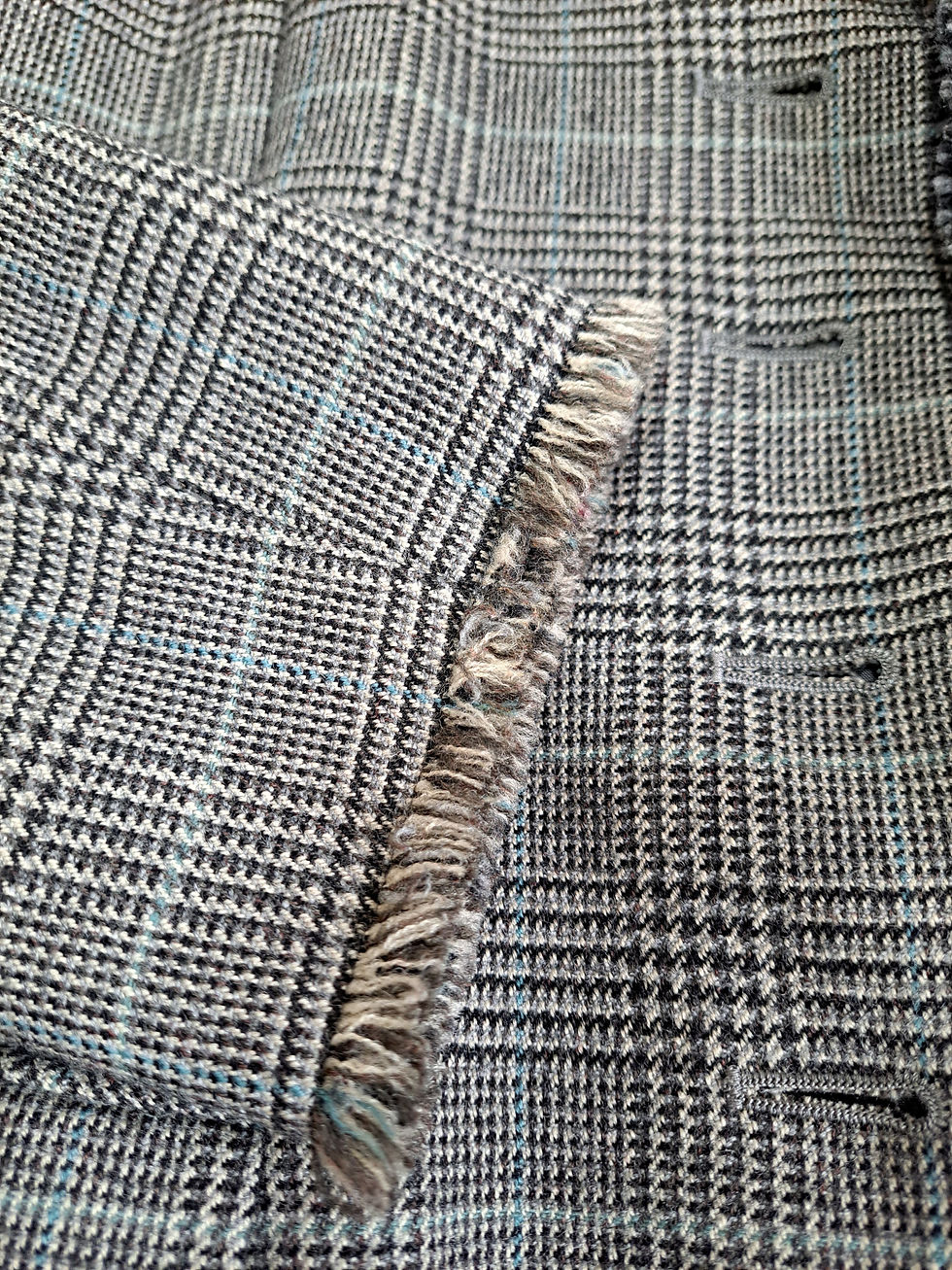 サムネイル： 袖口のフリンジ