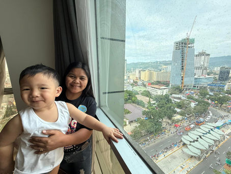 Teaching Baby Top to live life simply