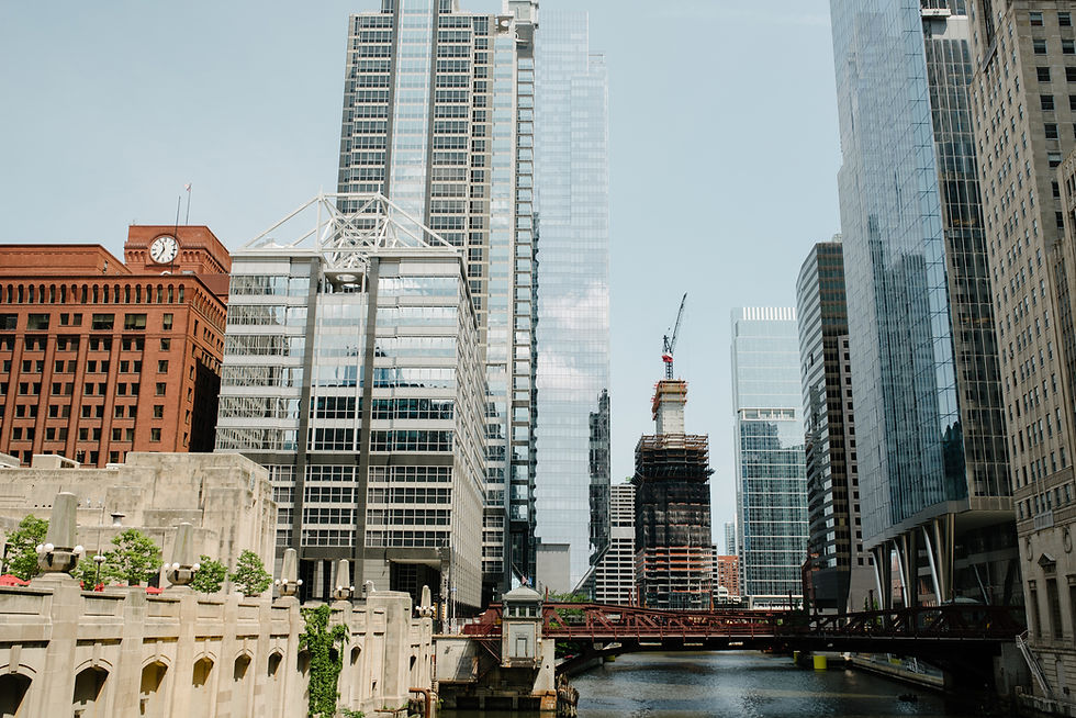 Chicago skyline and downtown buildings, representing contested divorce litigation in Illinois.