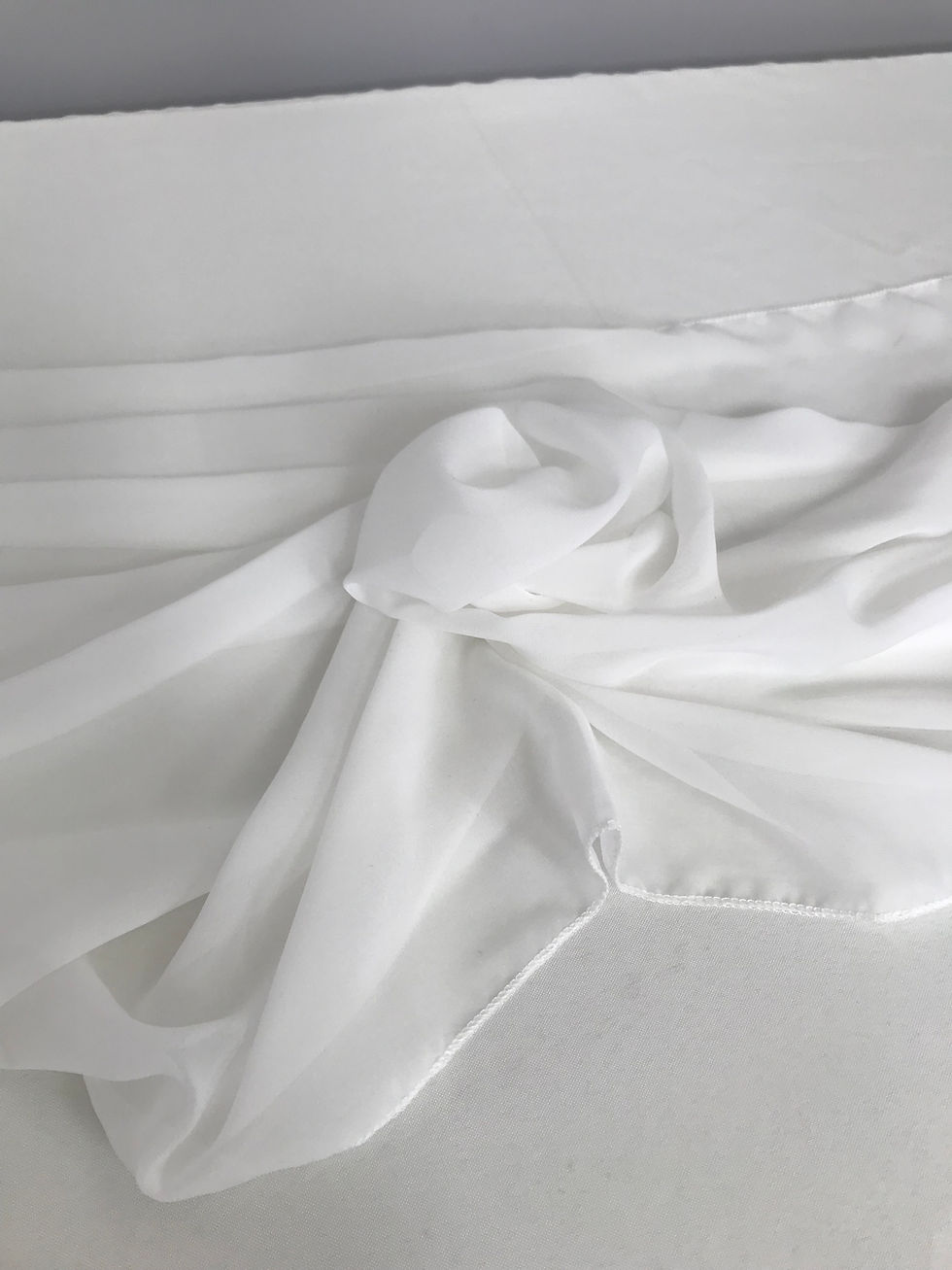 Thumbnail: White Chiffon Runners (10')