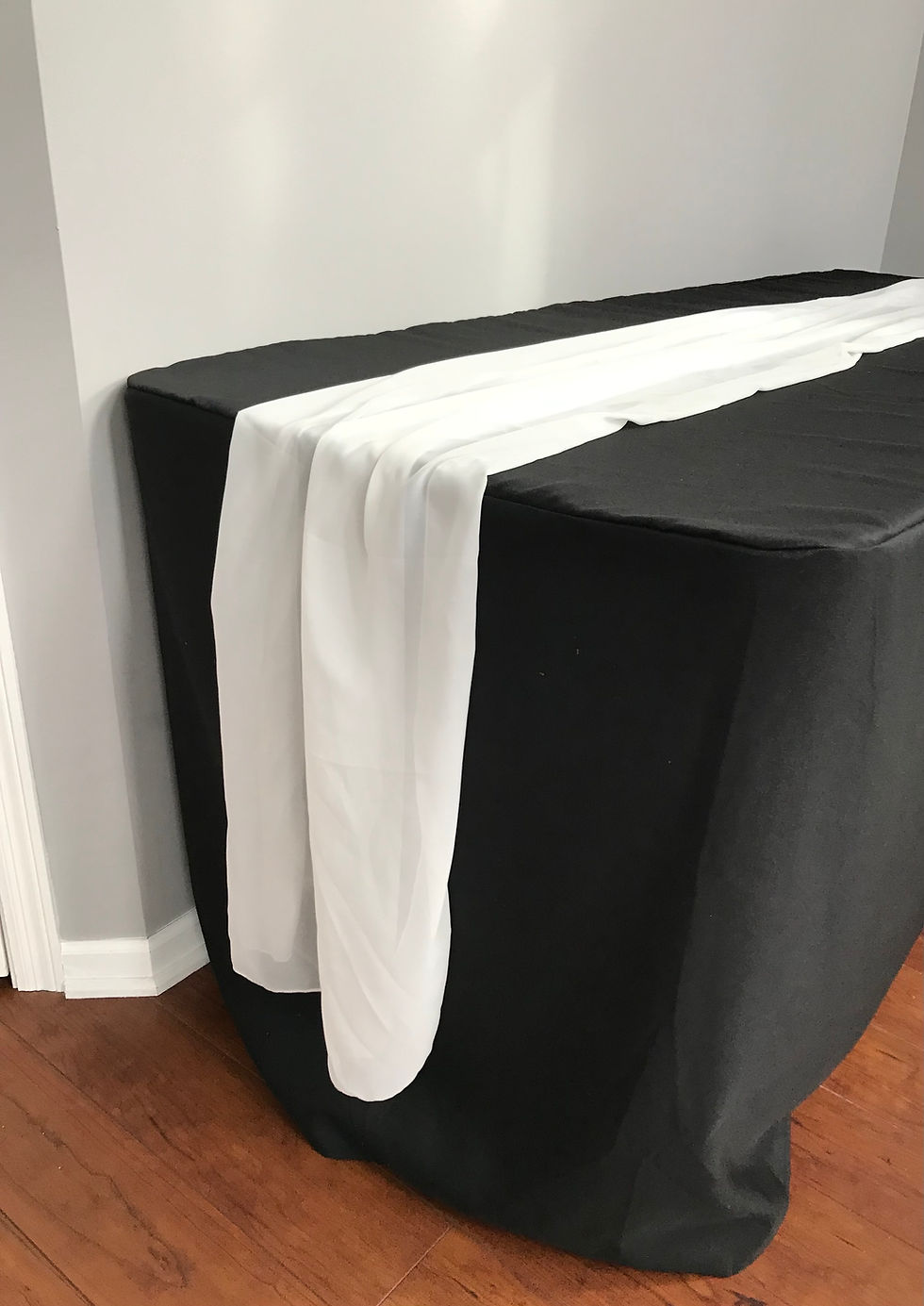 Thumbnail: White Chiffon Runners (10')